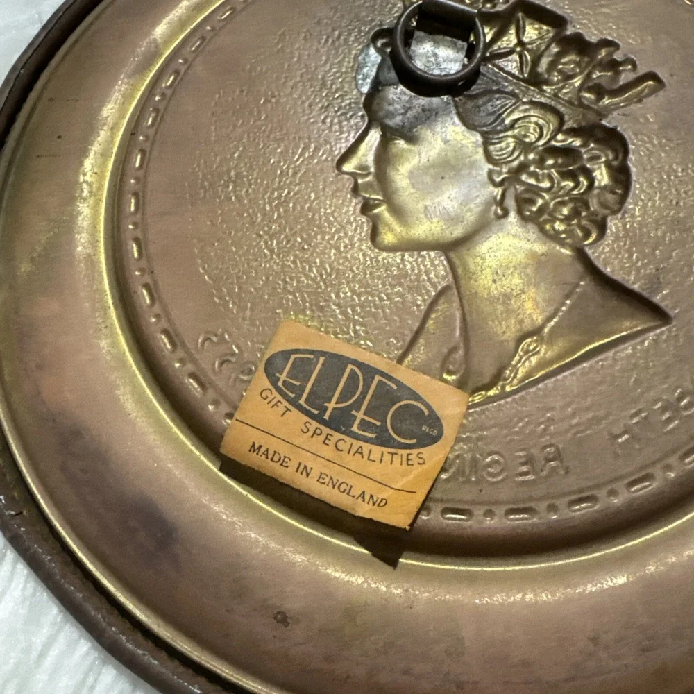 elpec england VERY RARE Queen Elizabeth 1953 Coronation Plaque Wall Art Brass